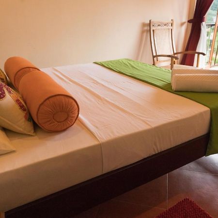 Aronka Homestay Kandy Exterior foto